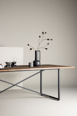 Venture Home Padang Matbord i Teak och Svart Metall