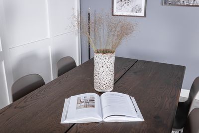 Venture Home Logger & Arctic Rektangulärt Matbord 210 x 100 Natur + Matstolar 6-pack Beige