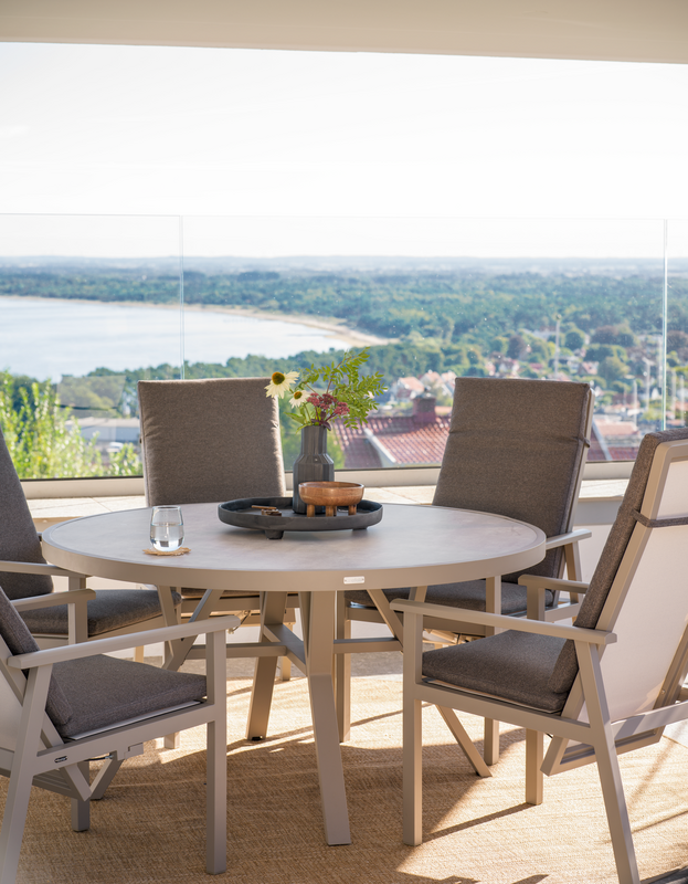 Brafab Samvaro Matbord 140 cm Khaki/Sand