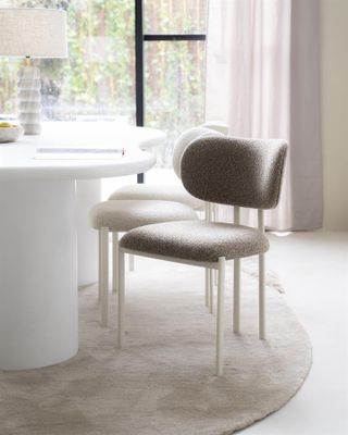 By Boo Daybreak Matstol - Brun