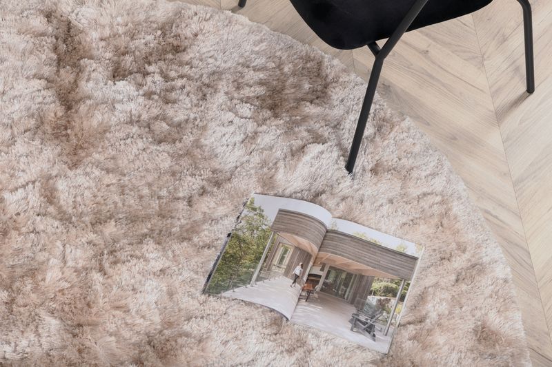 Venture Home Shiva Ryamatta Champagne