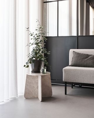 House Doctor Marb Sidobord Beige