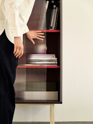 HAY Colour Cabinet vitrinskåp med glasdörrar Multi, 130 cm