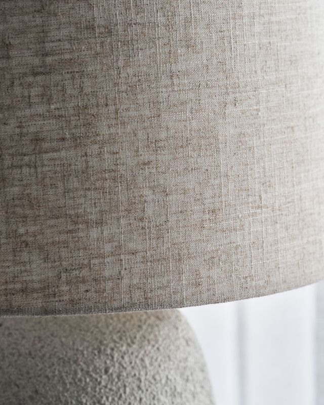 House Doctor Tana Bordslampa med Off-white Lampskärm