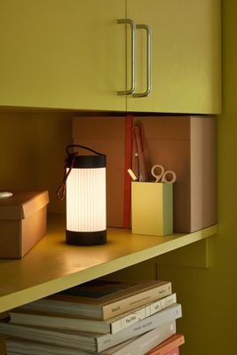 Hübsch Camp Bärbar Lampa Svart