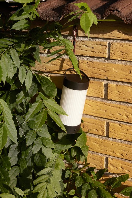 Hübsch Camp Bärbar Lampa Svart