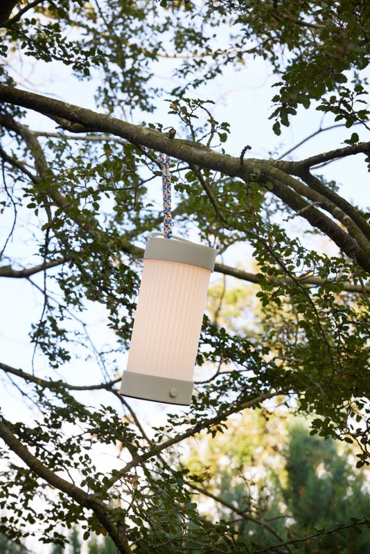 Hübsch Camp Bärbar Lampa Sand