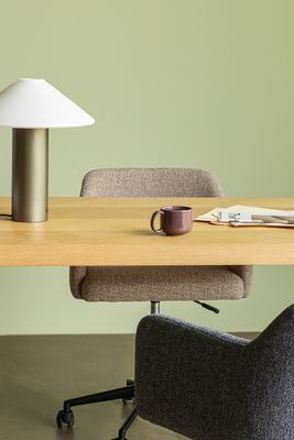 Hübsch Orbit Bordslampa Mörkgrön