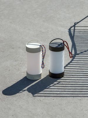 Hübsch Camp Bärbar Lampa Sand