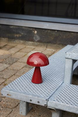 Hübsch Mush Bärbar Lampa Röd