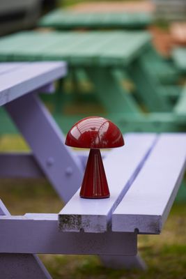 Hübsch Mush Bärbar Lampa Röd
