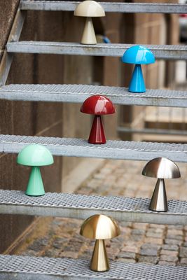 Hübsch Mush Bärbar Lampa Nickel