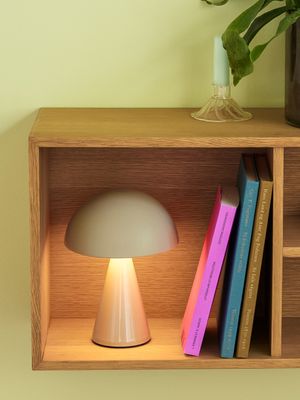 Hübsch Mush Bärbar Lampa Ljus Sand