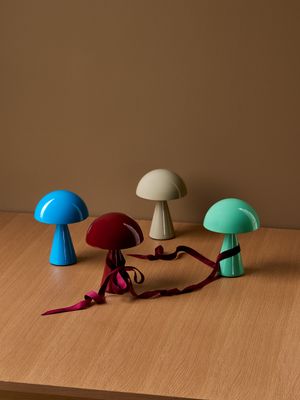 Hübsch Mush Bärbar Lampa Ljus Sand