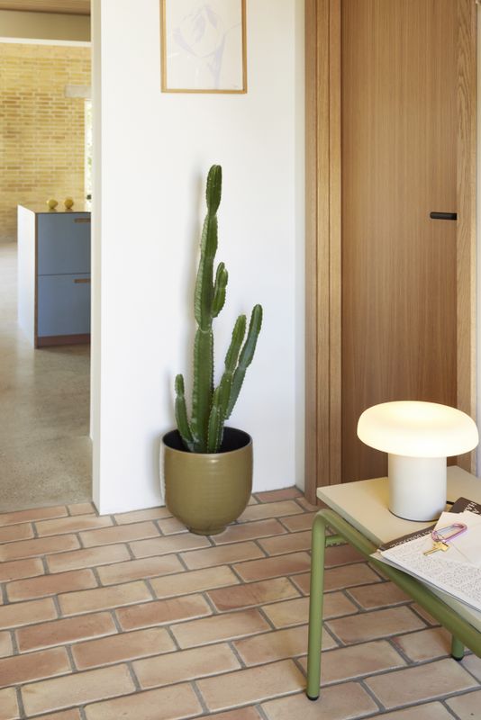 Hübsch Ateliers Bordslampa Sand/Vit