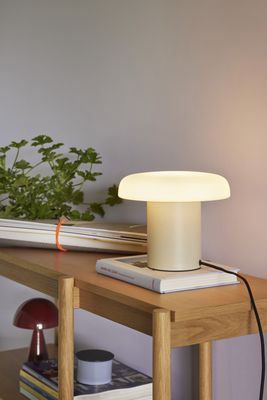 Hübsch Ateliers Bordslampa Sand/Vit