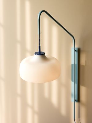 Hübsch Current Vägglampa Ljusblå