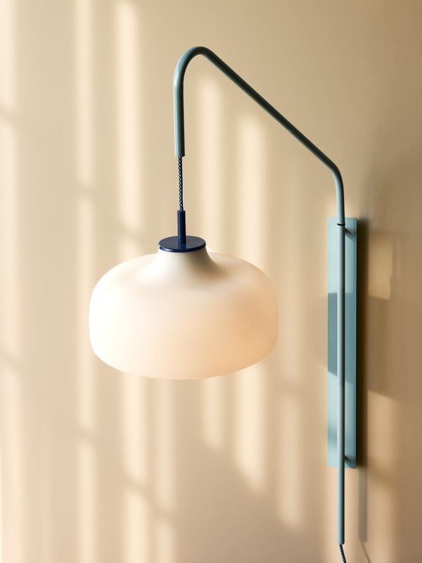 Hübsch Current Vägglampa Ljusblå