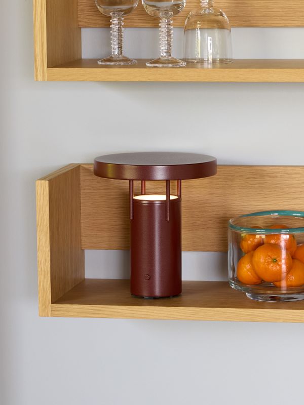 Hübsch BringMe Bärbar Lampa Mini Metallisk Vinröd