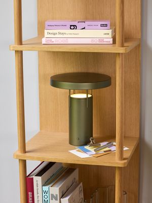 Hübsch BringMe Bärbar Lampa Metallisk Mörkgrön