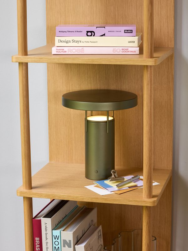 Hübsch BringMe Bärbar Lampa Metallisk Mörkgrön