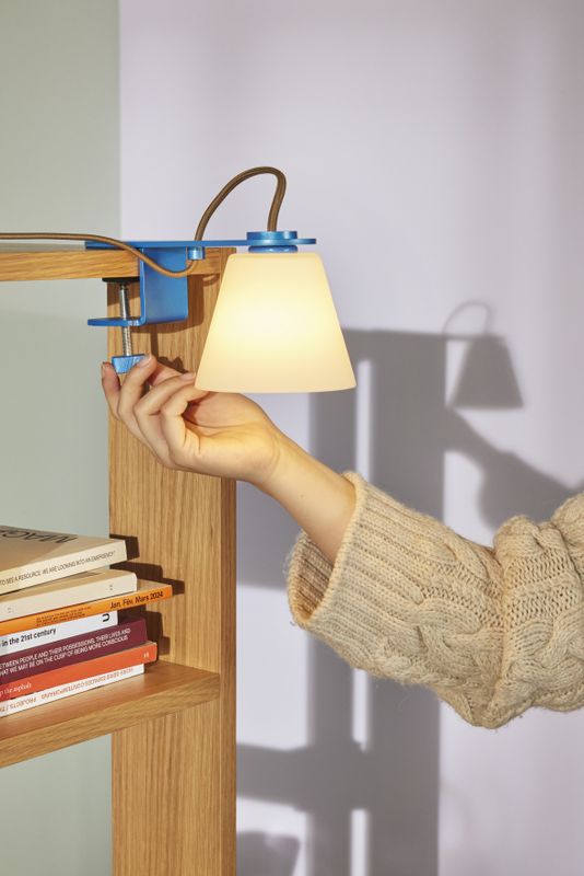 Hübsch Lure Vägglampa Metallblå