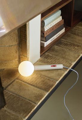 Hübsch Talk Vägglampa Ljusgrå
