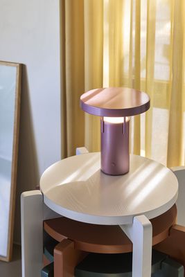 Hübsch BringMe Bärbar Lampa Mini Metallisk Rosa