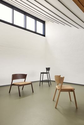 Hübsch Oblique Barstol Svart