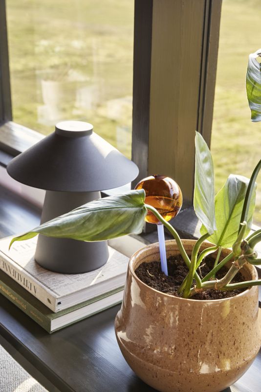 Hübsch Chipper Bordslampa Svart