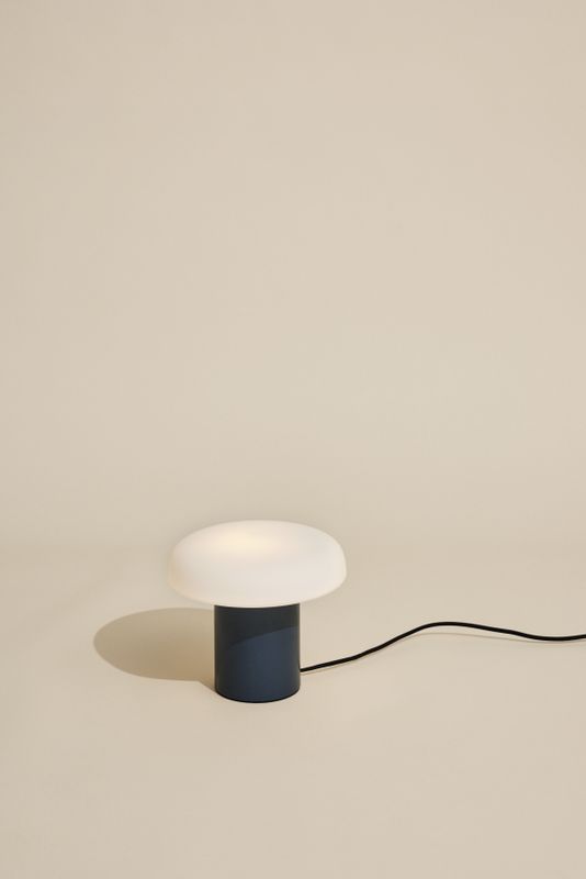 Hübsch Ateliers Bordslampa Mörkblå/Vit