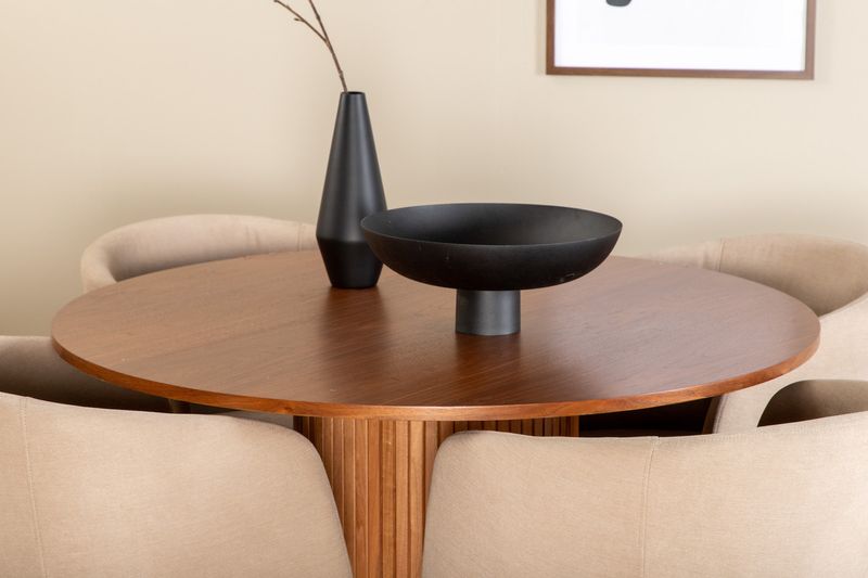 Venture Home Berit & Bianca 4 st Matstolar Beige + Runt Matbord ⌀110 Valnöt