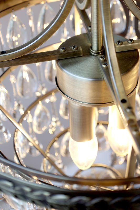 Chiq Antique Versailles Ljuskrona med droppformade glasprismor