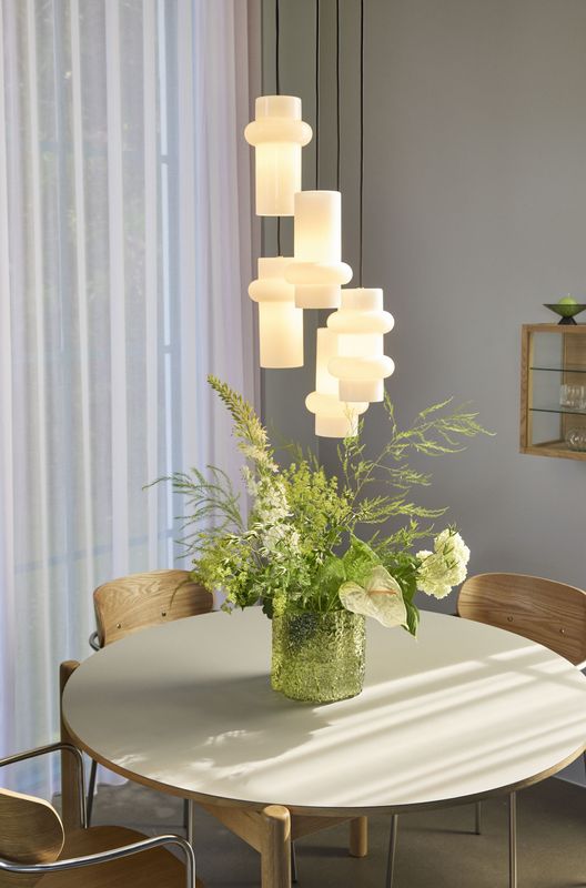 Hübsch Oblique matbord runt grå Ø115xH75 cm