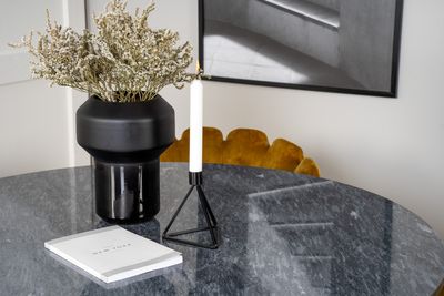 Venture Home Limhamn & Estelle 4 st Matstolar Gul + Runt Matbord ⌀106 Mörkgrå