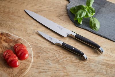 Laguiole By Hâws set med 2 knivar: skalkniv och kockkniv, handtag i svart trä