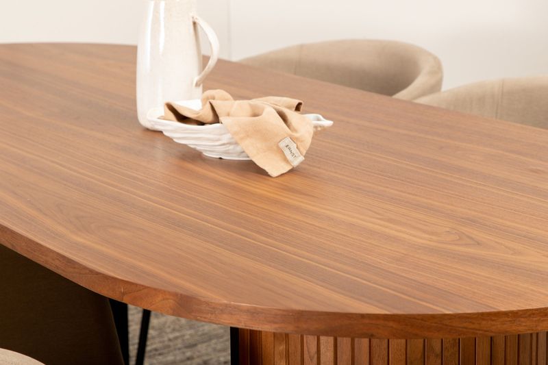 Venture Home Berit & Bianca 4 st Matstolar Beige + Ovalt Matbord 200 x 90 Valnöt