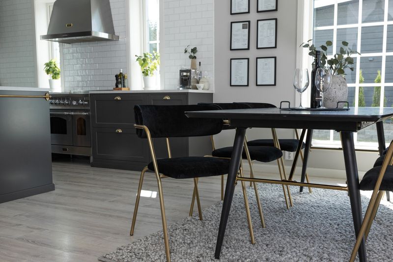 Venture Home Arrow & Gold 6 st Matstolar Svart + Rektangulärt Matbord 180 x 85 Svart