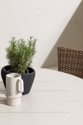 Venture Home Lina Rund Matgrupp