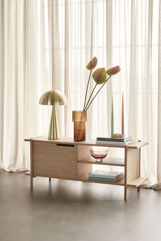 Hübsch Mush bordslampa tall/mässing Ø30 x H50 cm