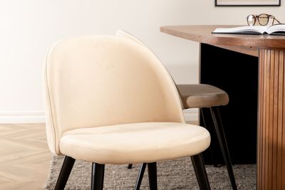 Venture Home Bianca & Velvet Ovalt Matbord 200 x 90 Valnöt + 4 st Matstolar Beige