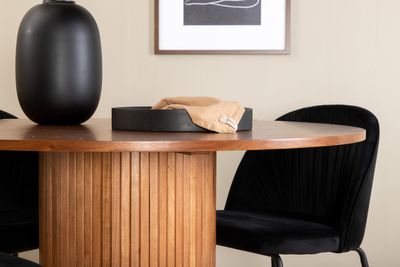 Venture Home Wrinkles & Bianca 4 st Matstolar Svart + Runt Matbord ⌀110 Valnöt