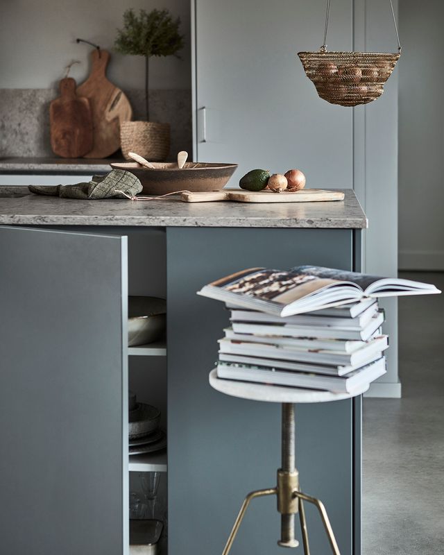 Affari of Sweden MILAN Pall, Mässingsfärgad