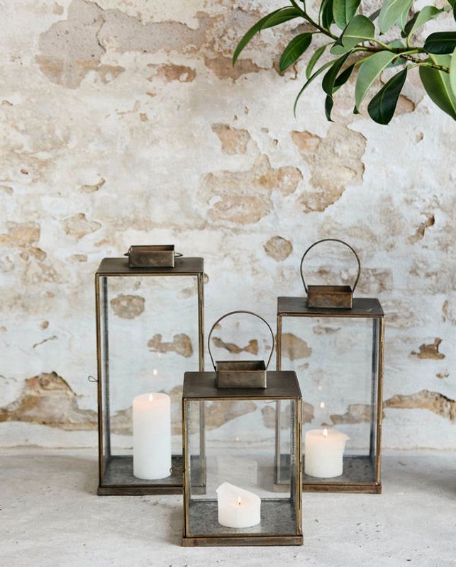 Nordal ANTIQUE Lykta med platt topp, L - gyllene yta