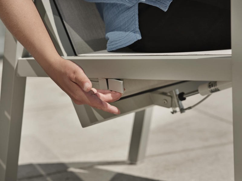 Brafab Newfort Positionsstol Ljusgrå