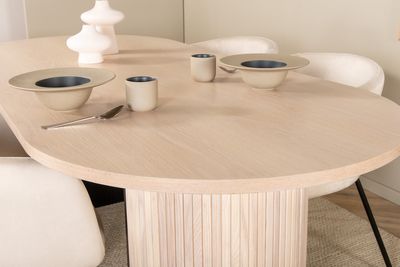 Venture Home Berit & Bianca 4 st Matstolar Beige + Ovalt Matbord 200 x 90 Vitputsad