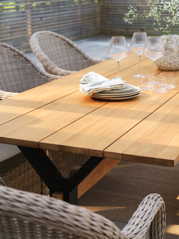 Brafab Mark Matbord 95x230 cm Svart/Teak