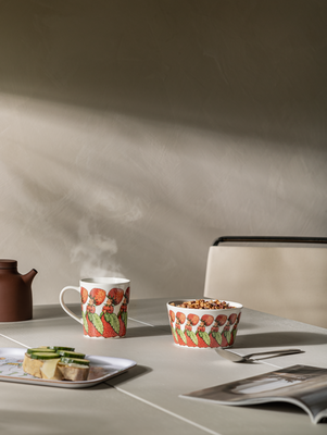 Design House Stockholm Elsa Beskow Mugg The Strawberry Family 40 cl med öra