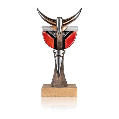 Målerås Hero Ltd Ed 29ex - Skulptur i Gjutjärn och Kristall