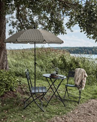 House Doctor Port Strandparasoll Svart/Sand